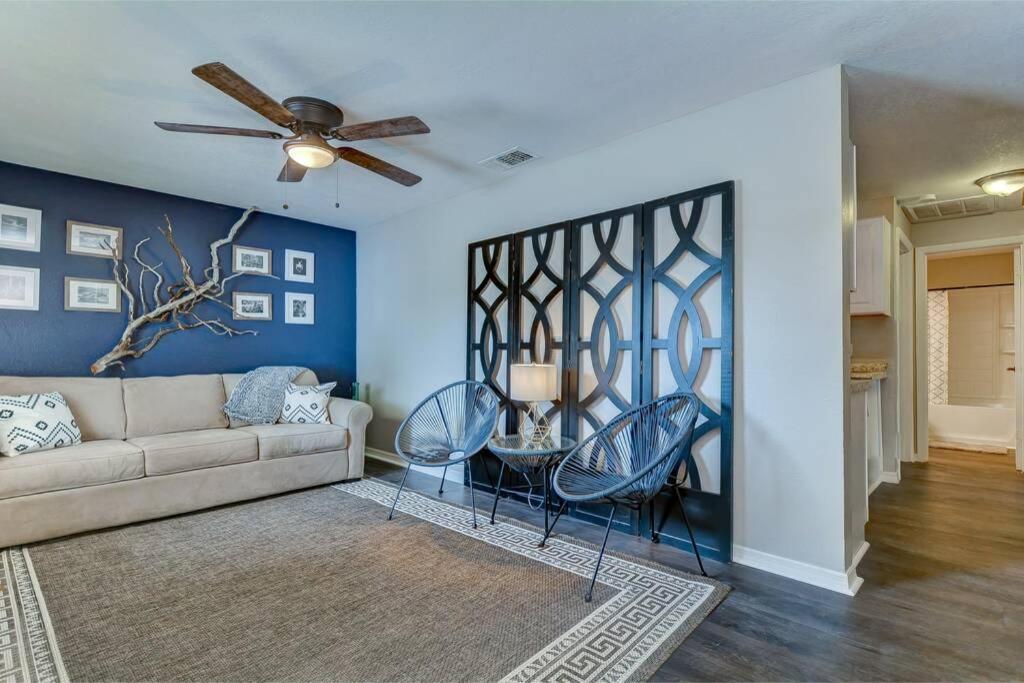 Driftwood Castle Urban Oasis With Firepit Near Convention Center And Amalie Arena, Room For 6 แทมปา ภายนอก รูปภาพ